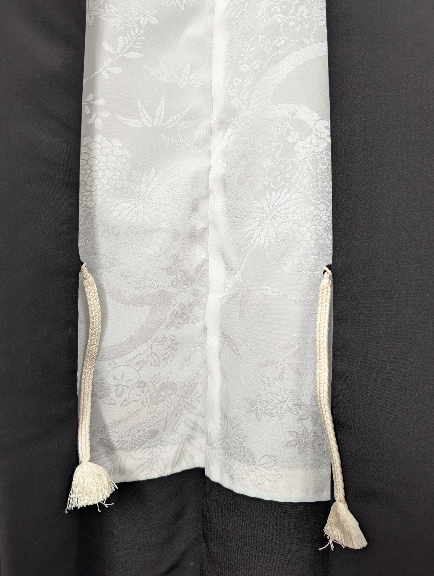 Haori con motivo ricamato