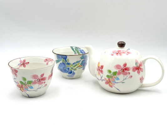 Teapot + cups set