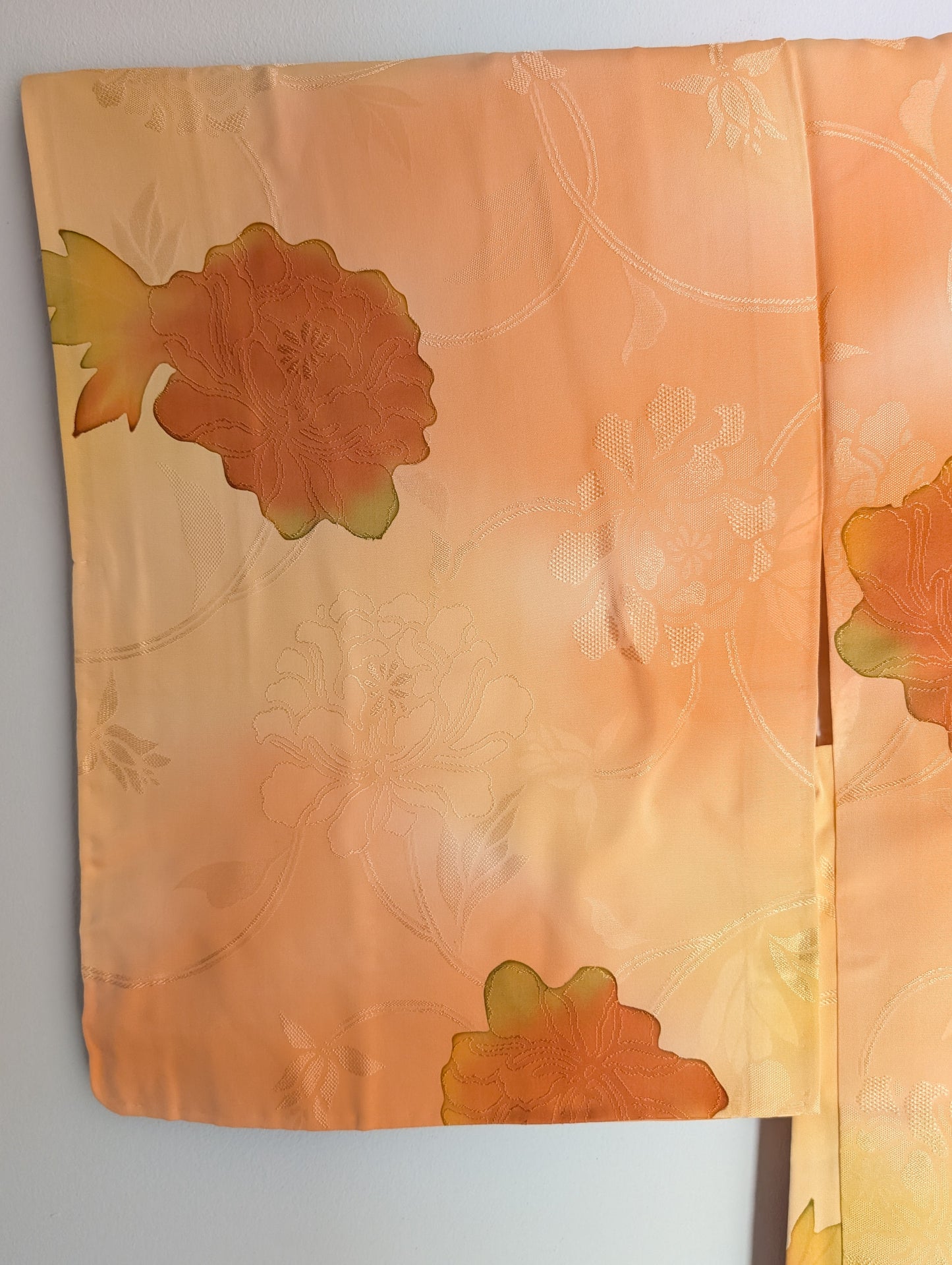 Haori con elegante motivo floreale damascato