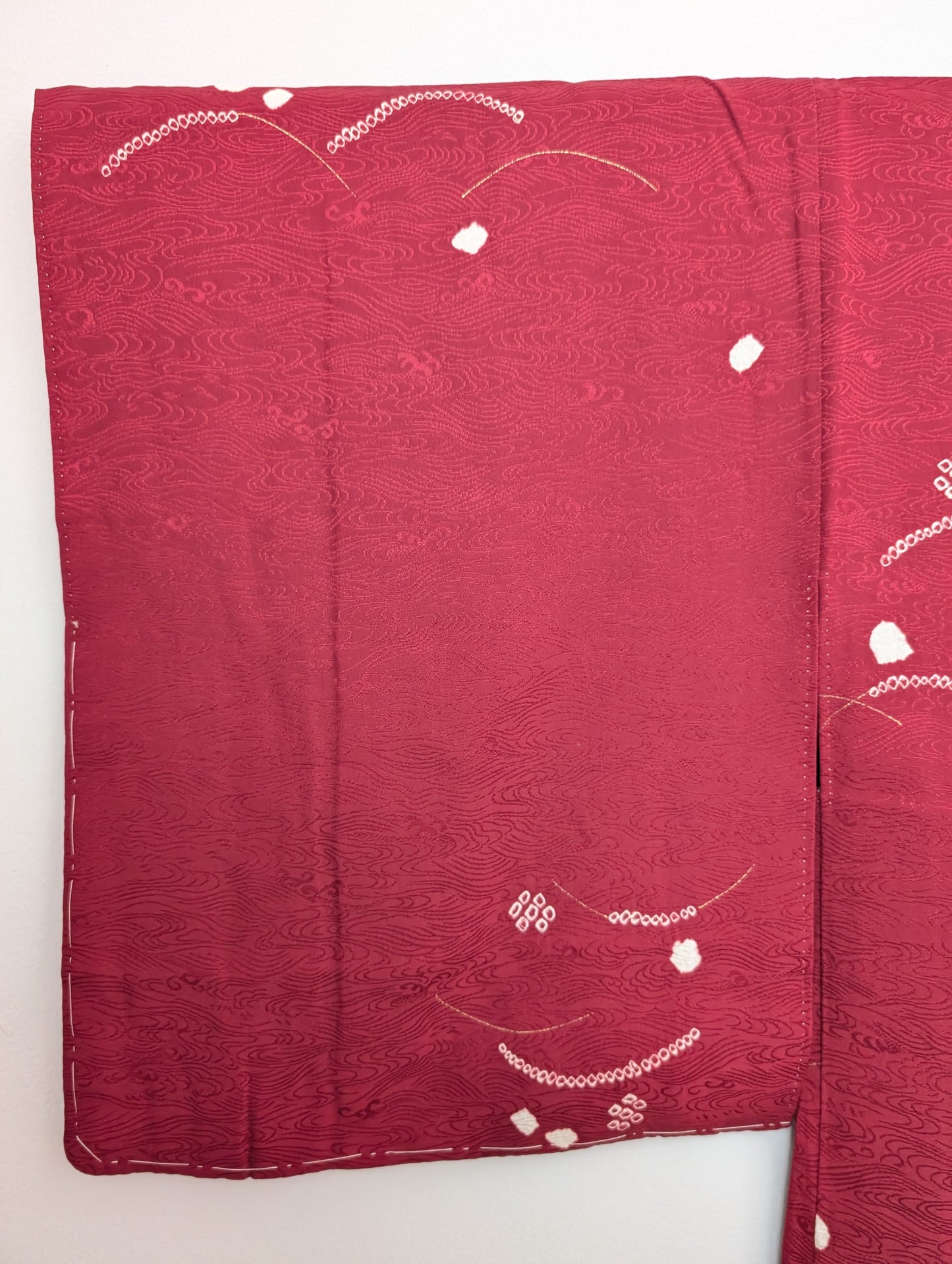 Haori bordeaux con motivo damascato