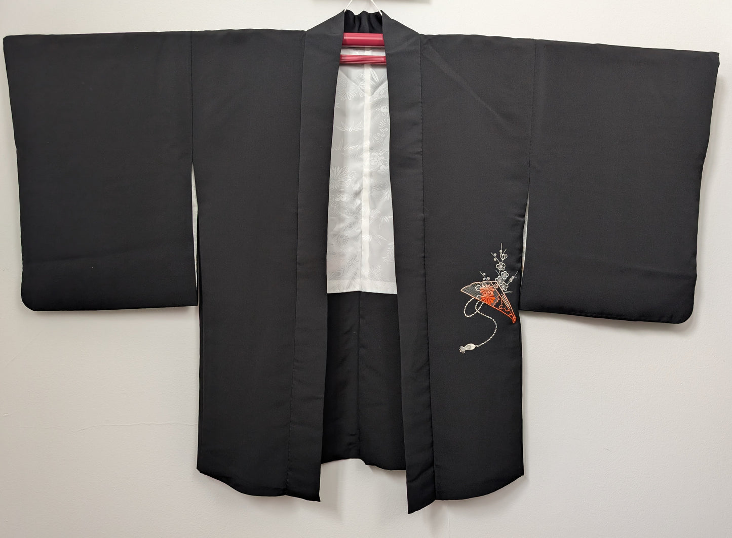 Haori con motivo ricamato