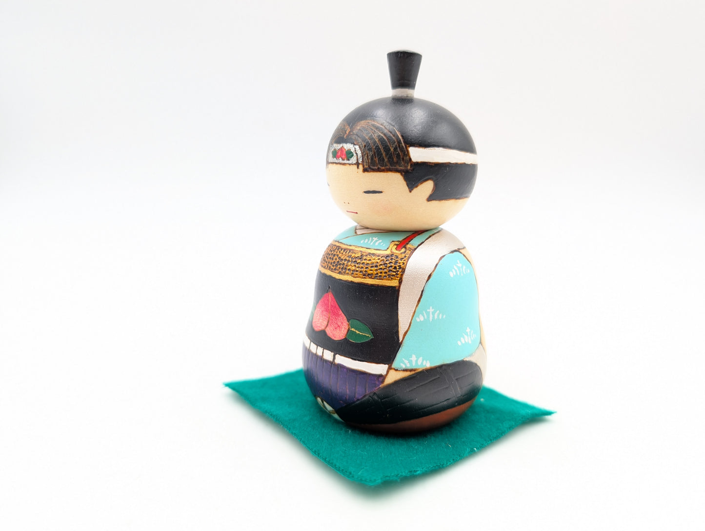 Kokeshi Momotaro
