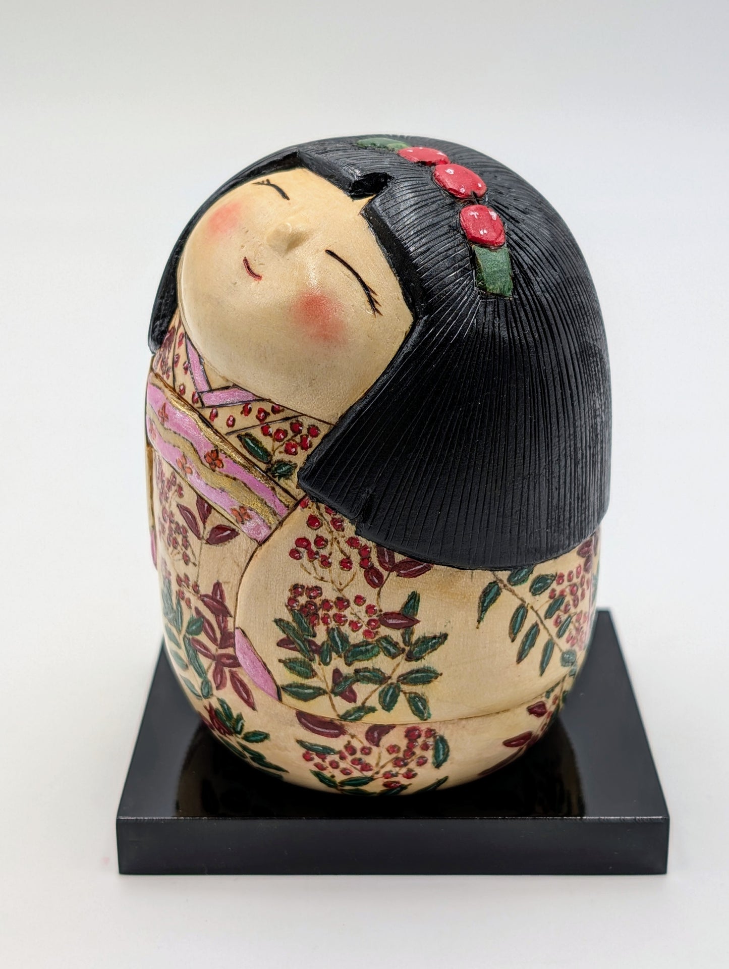 Kokeshi Hohoemi