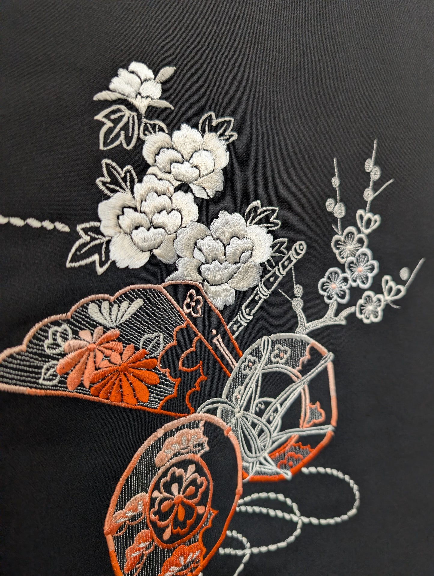 Haori con motivo ricamato