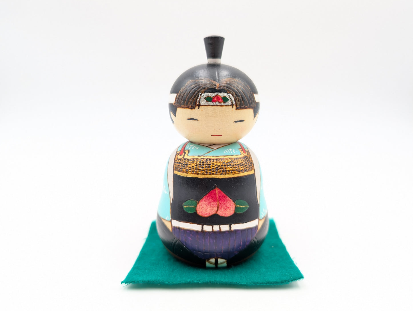 Kokeshi Momotaro