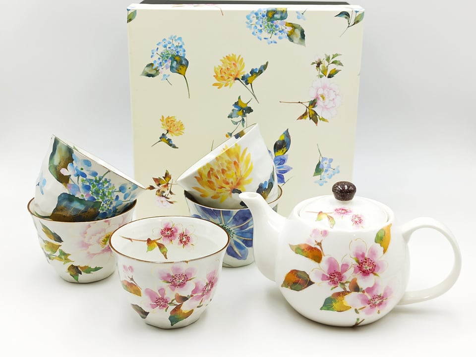 Teapot + 5 cups set
