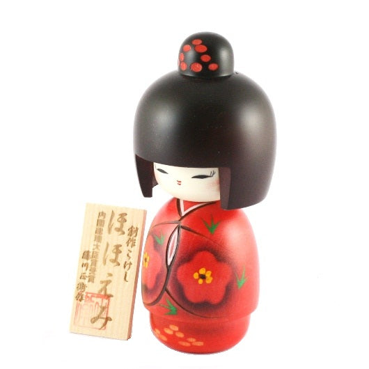 Kokeshi Hohoemi